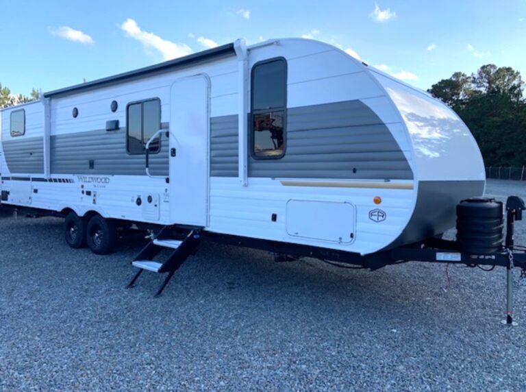 2026 Wildwood X-Lite 273QBXL