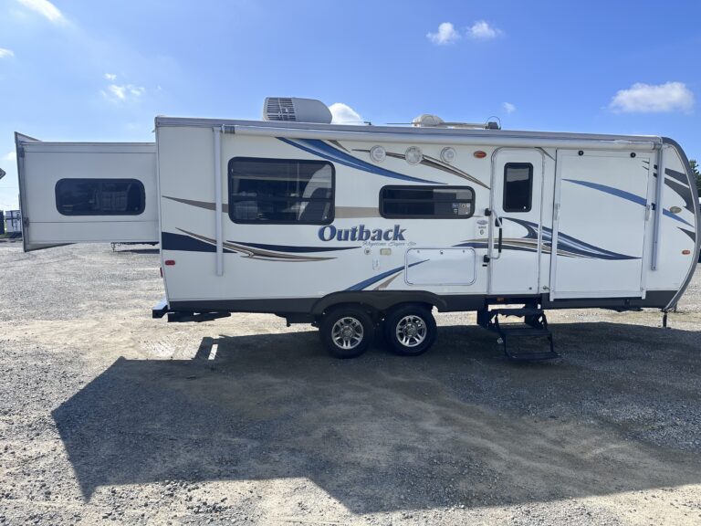 2012 Keystone Outback 230RS $ 15,999 (Toy Hauler)