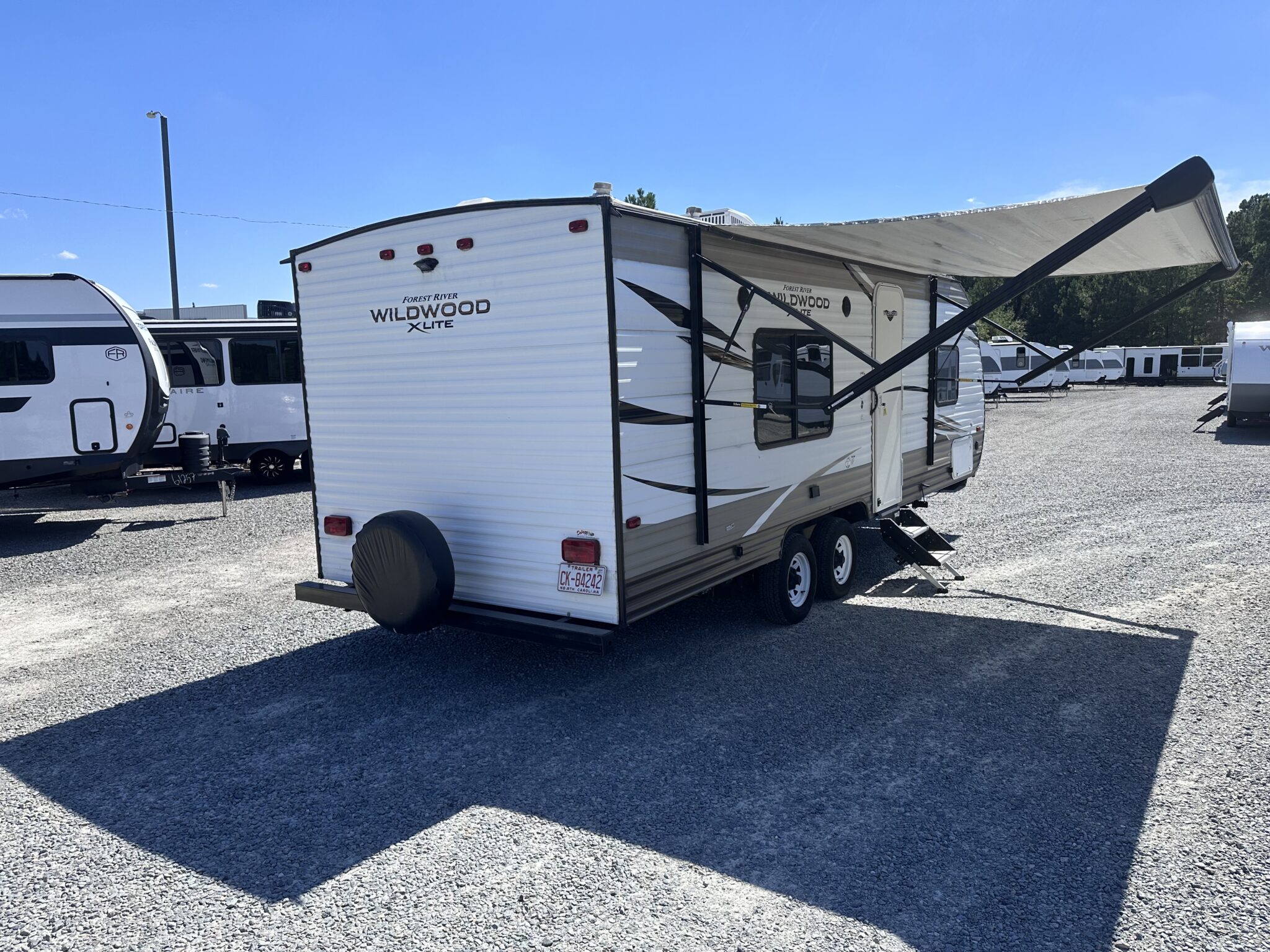 2018 Forest River Wildwood X-Lite 241QBXL Travel Trailer